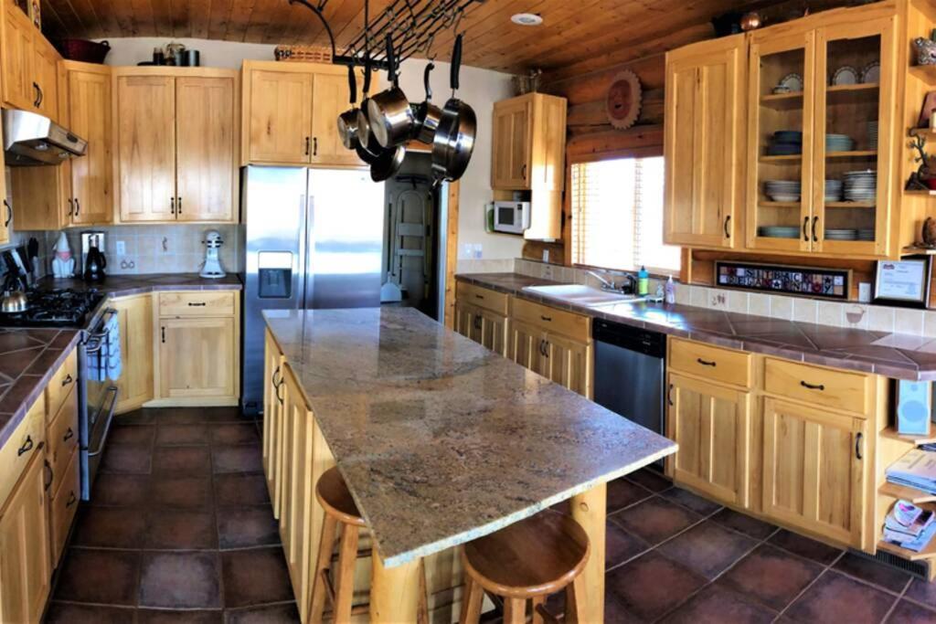 אסקלנטה Red Rock Ranch Log Cabin: Large, Fully Furnished מראה חיצוני תמונה